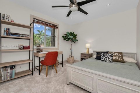 Casa en venta en Weston, Florida, 6 dormitorios, 376.07 m2 № 1944425 - foto 24