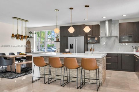 Casa en venta en Weston, Florida, 6 dormitorios, 376.07 m2 № 1944425 - foto 9