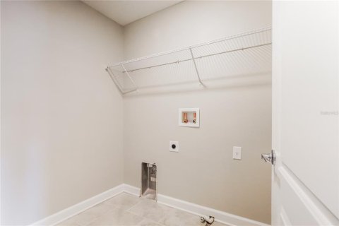 House in Kissimmee, Florida 4 bedrooms, 218.32 sq.m. № 2222840 - photo 12