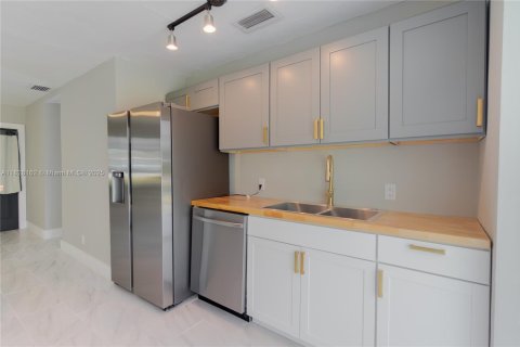 House in Delray Beach, Florida 3 bedrooms № 1801272 - photo 10
