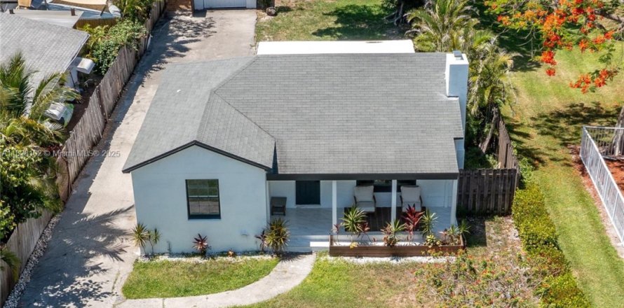 House in Delray Beach, Florida 3 bedrooms № 1801272