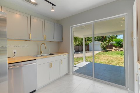 House in Delray Beach, Florida 3 bedrooms № 1801272 - photo 9
