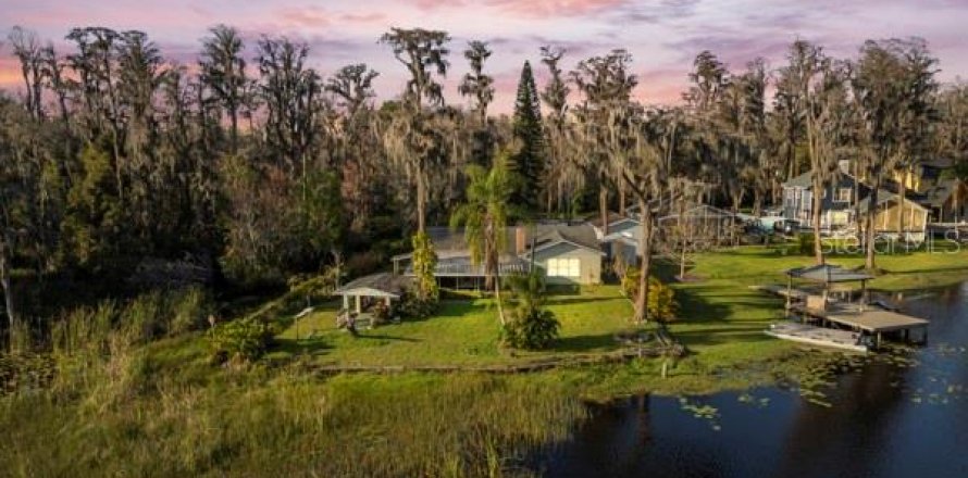 Terreno en Lutz, Florida № 1526301