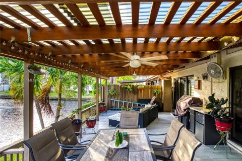 Casa en venta en Hallandale Beach, Florida, 2 dormitorios, 156.08 m2 № 1993180 - foto 7