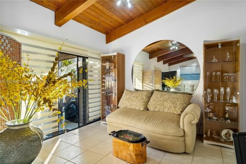 Casa en venta en Hallandale Beach, Florida, 2 dormitorios, 156.08 m2 № 1993180 - foto 30