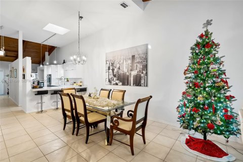 Casa en venta en Hallandale Beach, Florida, 2 dormitorios, 156.08 m2 № 1993180 - foto 27