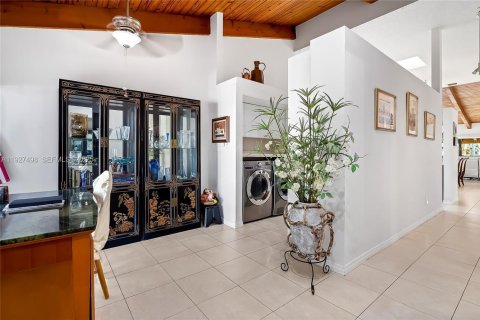 Casa en venta en Hallandale Beach, Florida, 2 dormitorios, 156.08 m2 № 1993180 - foto 14