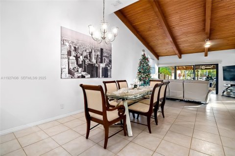 Casa en venta en Hallandale Beach, Florida, 2 dormitorios, 156.08 m2 № 1993180 - foto 22