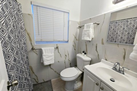 Villa ou maison à louer à Hollywood, Floride: 1 chambre, 74.32 m2 № 1860615 - photo 8