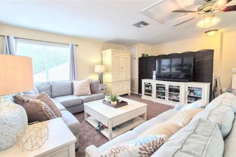 House in Odessa, Florida 4 bedrooms, 235.97 sq.m. № 1744323 - photo 30