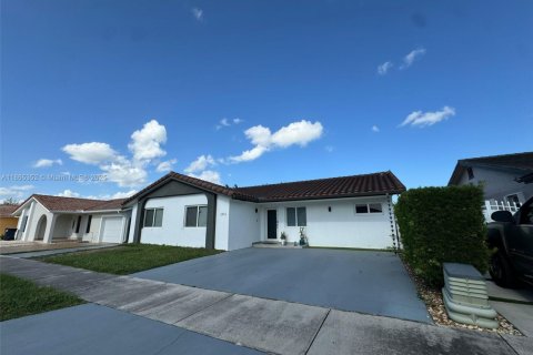 Купить виллу или дом в Майами, Флорида 4 спальни, 174.47м2, № 1957883 - фото 1