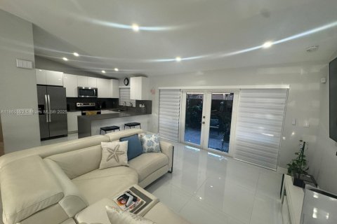 Купить виллу или дом в Майами, Флорида 4 спальни, 174.47м2, № 1957883 - фото 5