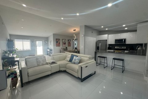 Купить виллу или дом в Майами, Флорида 4 спальни, 174.47м2, № 1957883 - фото 6