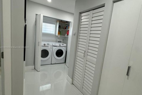 Купить виллу или дом в Майами, Флорида 4 спальни, 174.47м2, № 1957883 - фото 11