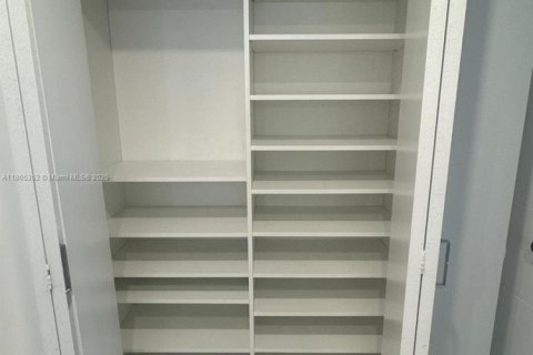 Купить виллу или дом в Майами, Флорида 4 спальни, 174.47м2, № 1957883 - фото 20