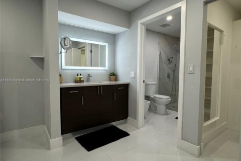 Купить виллу или дом в Майами, Флорида 4 спальни, 174.47м2, № 1957883 - фото 12