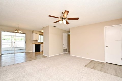 House in Longwood, Florida 3 bedrooms, 102.19 sq.m. № 1771419 - photo 4