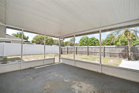 House in Longwood, Florida 3 bedrooms, 102.19 sq.m. № 1771419 - photo 17