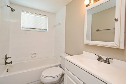House in Longwood, Florida 3 bedrooms, 102.19 sq.m. № 1771419 - photo 10