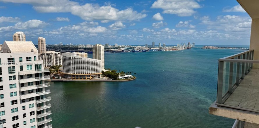 Кондоминиум с 3 спальнями в Майами, Флорида № 2018574