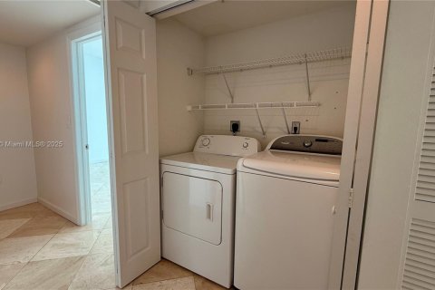 Снять в аренду кондоминиум в Майами, Флорида 3 спальни, 140.28м2, № 2018574 - фото 24