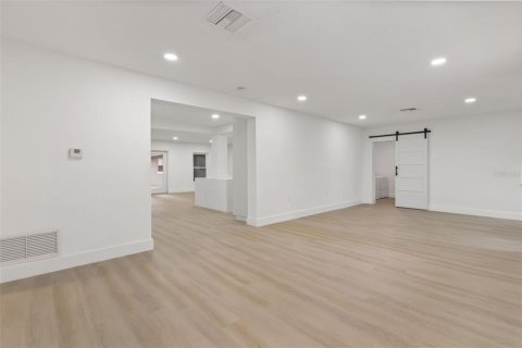 Villa ou maison à vendre à Orlando, Floride: 5 chambres, 279.82 m2 № 2427592 - photo 18