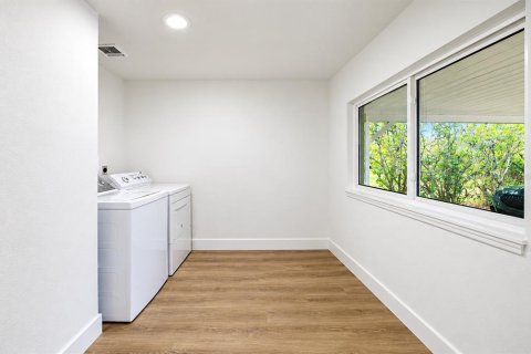 Villa ou maison à vendre à Orlando, Floride: 5 chambres, 279.82 m2 № 2427592 - photo 17