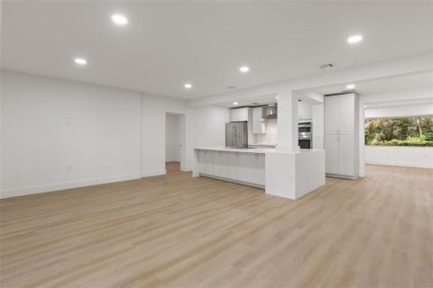 Villa ou maison à vendre à Orlando, Floride: 5 chambres, 279.82 m2 № 2427592 - photo 12