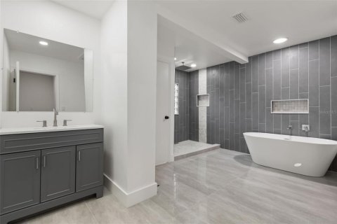 Villa ou maison à vendre à Orlando, Floride: 5 chambres, 279.82 m2 № 2427592 - photo 22