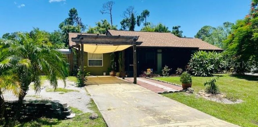 House in Port Charlotte, Florida 3 bedrooms, 120.77 sq.m. № 1532249