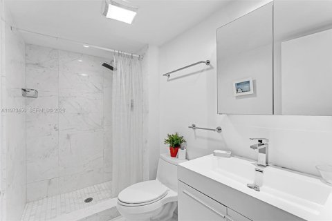 Copropriété à louer à Sunny Isles Beach, Floride: 2 chambres, 126.07 m2 № 2034051 - photo 11