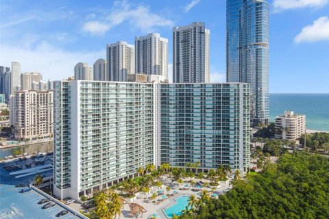 Copropriété à louer à Sunny Isles Beach, Floride: 2 chambres, 126.07 m2 № 2034051 - photo 16