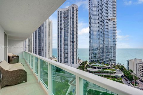 Copropriété à louer à Sunny Isles Beach, Floride: 2 chambres, 126.07 m2 № 2034051 - photo 3