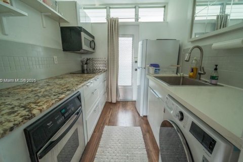 Copropriété à vendre à Miami Beach, Floride: 40.41 m2 № 1841180 - photo 9