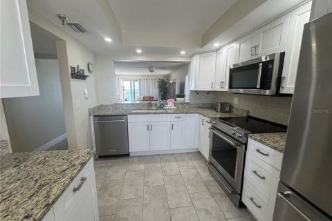 Купить кондоминиум в Мадейра - Бич, Флорида 4 комнаты, 113.81м2, № 2231390 - фото 12