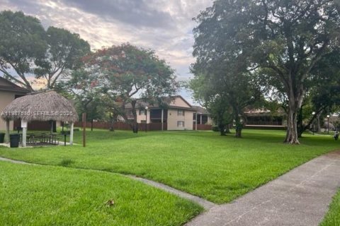 Снять в аренду кондоминиум в Майами, Флорида 1 спальня, 68.38м2, № 2050331 - фото 3