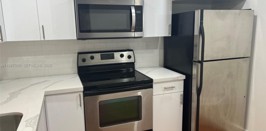 Кондоминиум с 1 спальней в Майами, Флорида № 2050331