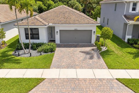 Villa ou maison à vendre à Jupiter, Floride: 4 chambres, 158.86 m2 № 2374813 - photo 2