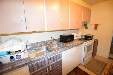 Propiedad comercial en venta en Winter Haven, Florida, 4 dormitorios, 181.16 m2 № 1608500 - foto 29