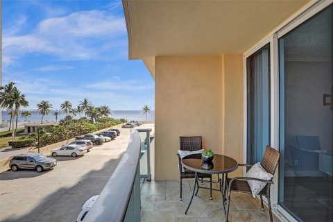 Condo in Hollywood, Florida, 1 bedroom  № 2062149