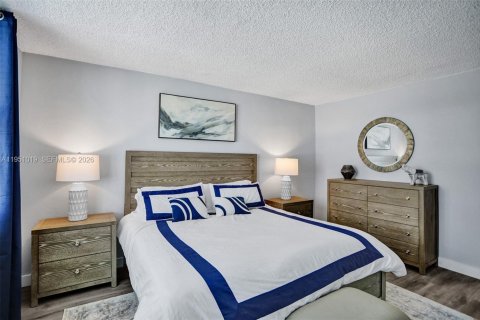 Condo in Hollywood, Florida, 1 bedroom  № 2062149 - photo 8