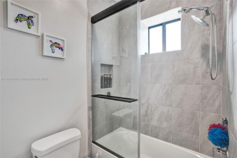 Снять в аренду виллу или дом в Паркленд, Флорида 5 спален, 314.38м2, № 1970443 - фото 20