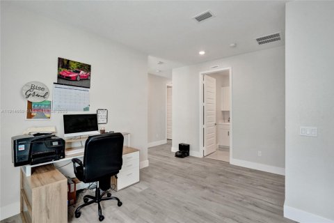 Снять в аренду виллу или дом в Паркленд, Флорида 5 спален, 314.38м2, № 1970443 - фото 26