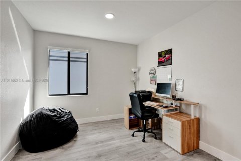 Снять в аренду виллу или дом в Паркленд, Флорида 5 спален, 314.38м2, № 1970443 - фото 25