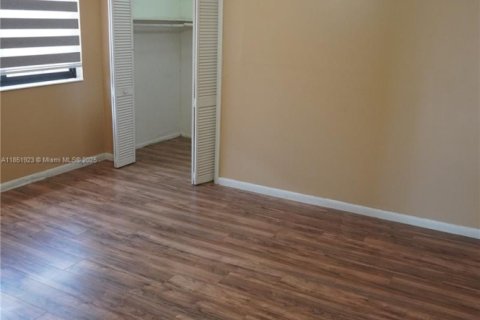 House in Sunrise, Florida 2 bedrooms, 111.2 sq.m. № 1871664 - photo 26