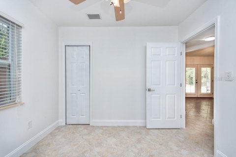 House in Tampa, Florida 3 bedrooms, 108.05 sq.m. № 1850975 - photo 18