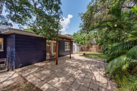 House in Tampa, Florida 3 bedrooms, 108.05 sq.m. № 1850975 - photo 23