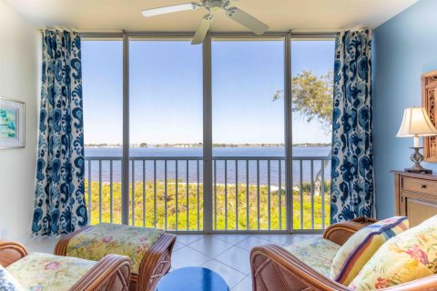 Condo à Palm City, Floride, 2 chambres  № 2145971