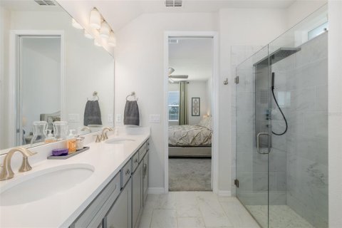 House in Wesley Chapel, Florida 4 bedrooms, 270.35 sq.m. № 2393882 - photo 19