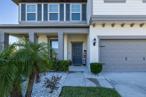 House in Wesley Chapel, Florida 4 bedrooms, 270.35 sq.m. № 2393882 - photo 3
